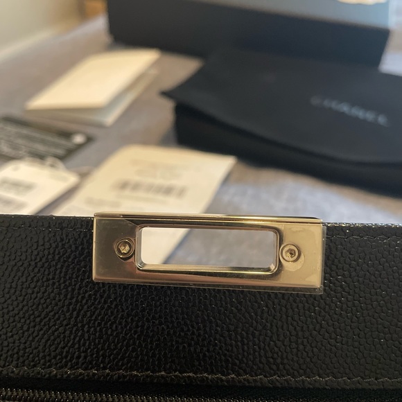 CHANEL
Caviar Quilted Golden Class Wallet On Chain WOC Black - Picture 11 of 16